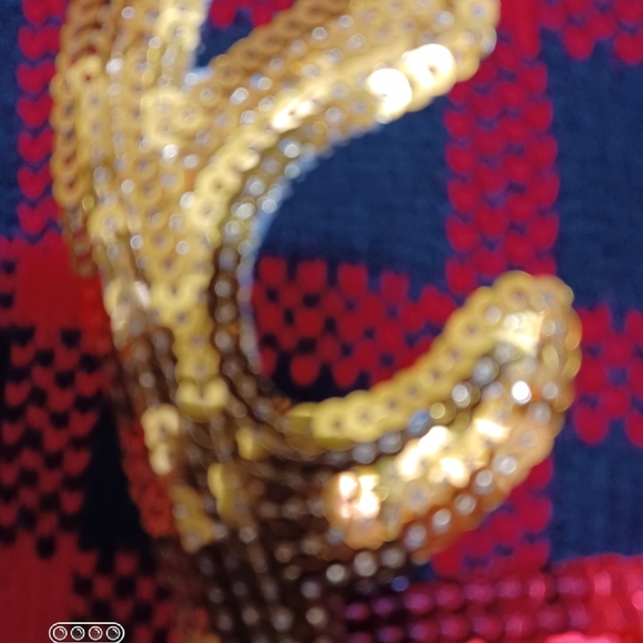 Christmas Sweater 🎄 Buffalo checked just in time for Christmas Great Condition - Picture 5 of 9